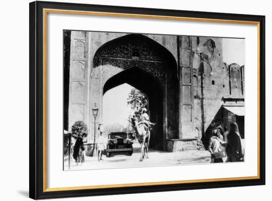 1930 Cadillac Saloon Beneath the Amber Gate, Jaipur, India, (C193)-null-Framed Photographic Print