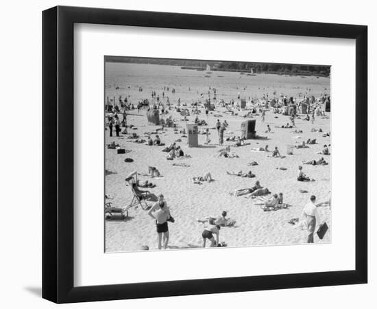 1930s Lake Shore Beach Berlin, Germany-null-Framed Photographic Print