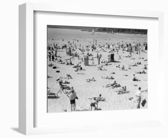 1930s Lake Shore Beach Berlin, Germany-null-Framed Photographic Print
