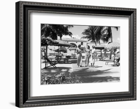 1930s THREE YOUNG WOMEN STANDING TALKING IN CABANA AREA OF CLUB NAUTILUS HOTEL MIAMI BEACH FLORI...-H. Armstrong Roberts-Framed Photographic Print