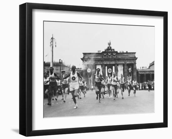 1936 Berlin Olympics-Robert Hunt-Framed Photographic Print