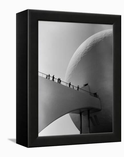 1939 World's Fair Visitors Entering the Perisphere-Alfred Eisenstaedt-Framed Premier Image Canvas