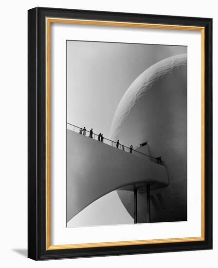 1939 World's Fair Visitors Entering the Perisphere-Alfred Eisenstaedt-Framed Photographic Print