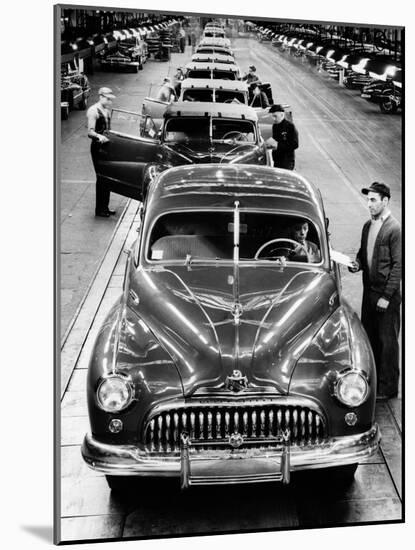 1950s Head-On View Buick Automobile Assembly Line Detroit, Michigan-null-Mounted Photographic Print