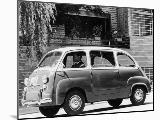 1963 Fiat 600 Multipla, (C1963)-null-Mounted Photographic Print