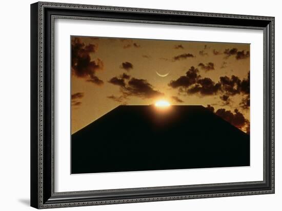 2001: A Space Odyssey, 1968-null-Framed Premium Photographic Print