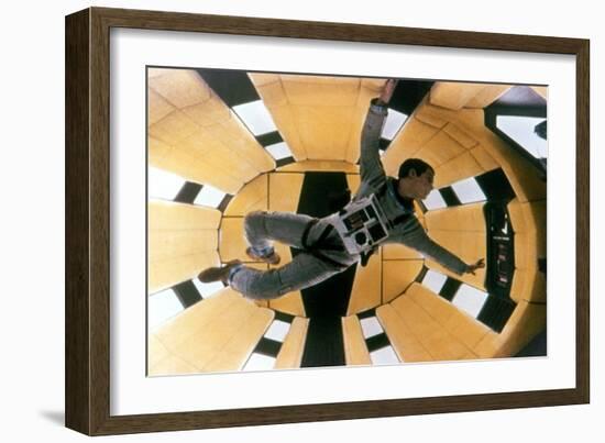 2001 a Space Odyssey Directed by Stanley Kubrick Avec Gary Lockwood-null-Framed Photo