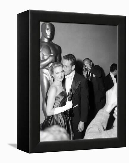 30th Annual Academy Awards, 1957. Joanne Woodward "The Three Faces of Eve" And Paul Newman-null-Framed Premier Image Canvas