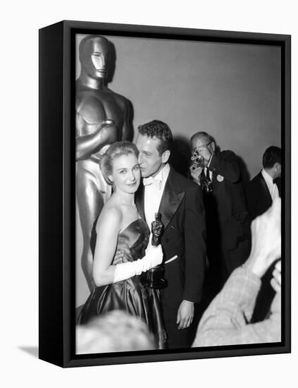 30th Annual Academy Awards, 1957. Joanne Woodward "The Three Faces of Eve" And Paul Newman-null-Framed Premier Image Canvas