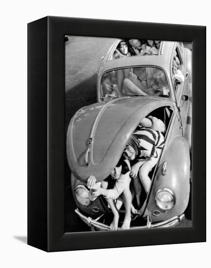 31 Teenagers Stuffed into a Volkswagen Beetle-null-Framed Stretched Canvas