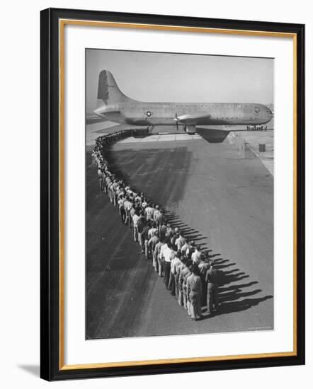 400 Passengers Waiting to Board the XC-99-Allan Grant-Framed Photographic Print