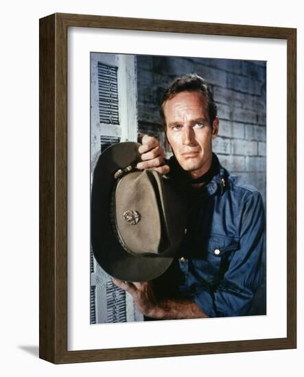 55 DAYS IN PEKING, 1963 directed by NICOLAS RAY with Charlton Heston (photo)-null-Framed Photo