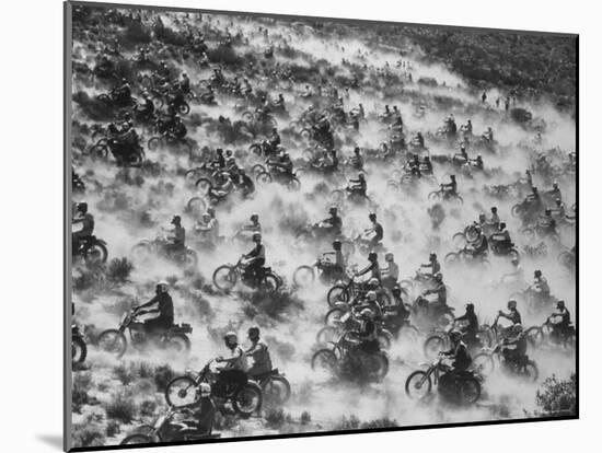 650 Motorcyclists Race Through the Mojave Desert-Bill Eppridge-Mounted Photographic Print