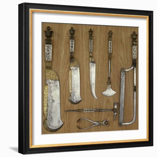 7 pièces d'une trousse de veneur (2 couperets, 1 scie, 1 marteau tire-bouchon, 1 hachette-null-Framed Giclee Print