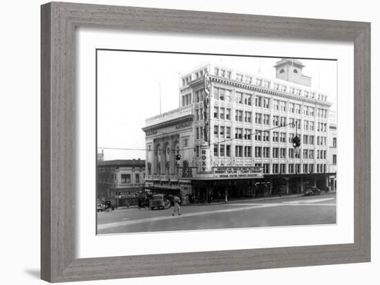 9th and Broadway in Tacoma, WA Photograph - Tacoma, WA-Lantern Press-Framed Art Print