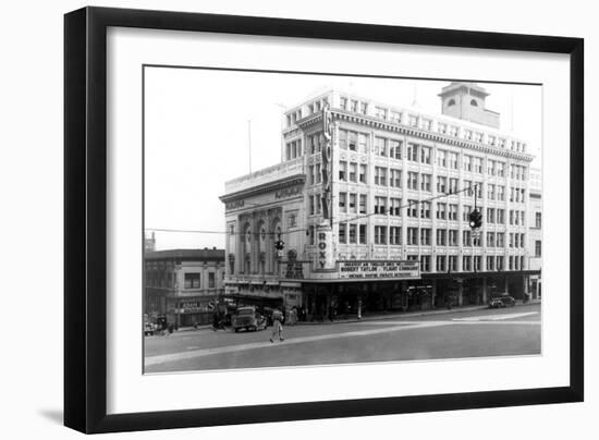 9th and Broadway in Tacoma, WA Photograph - Tacoma, WA-Lantern Press-Framed Art Print