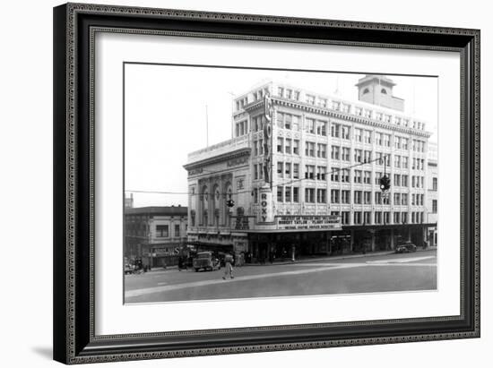 9th and Broadway in Tacoma, WA Photograph - Tacoma, WA-Lantern Press-Framed Art Print