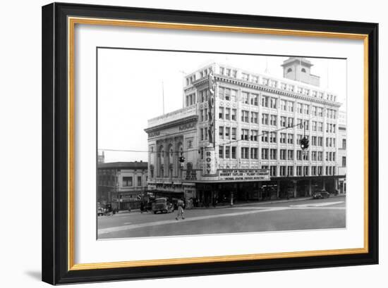 9th and Broadway in Tacoma, WA Photograph - Tacoma, WA-Lantern Press-Framed Art Print