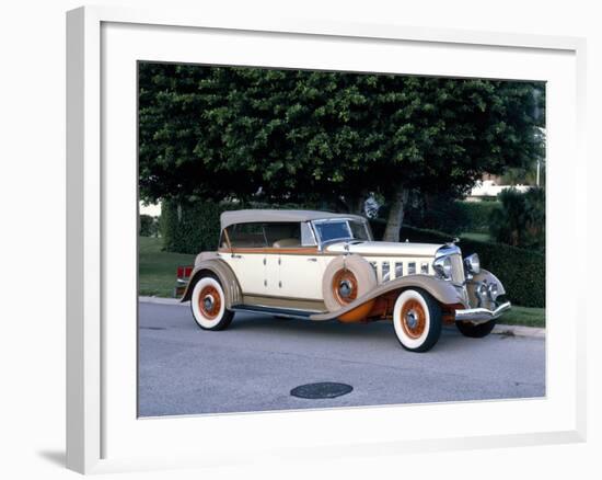 A 1933 Chrysler Custom Imperial-null-Framed Photographic Print