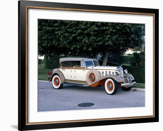 A 1933 Chrysler Custom Imperial-null-Framed Photographic Print