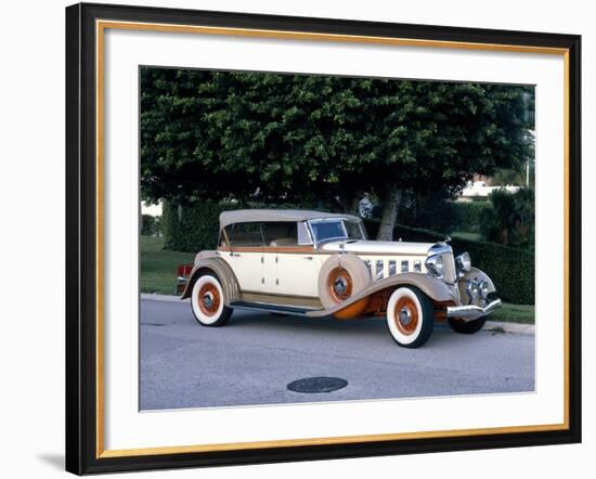 A 1933 Chrysler Custom Imperial-null-Framed Photographic Print