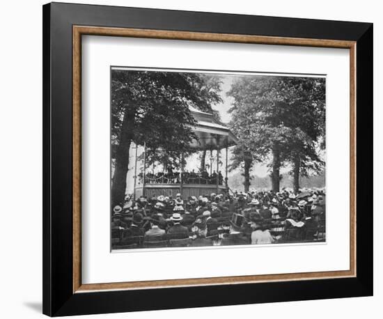 A band in Hyde Park, London, c1901 (1901)-Unknown-Framed Photographic Print