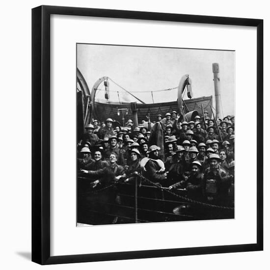 A boat of soldiers rescued from Dunkirk, 1940, (1945)-Unknown-Framed Photographic Print