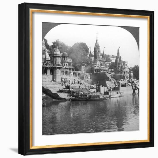 A Burning Ghat on the Ganges at Benares (Varanas), India, 1900s-Underwood & Underwood-Framed Photographic Print