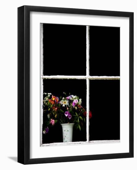 A Childs Love-Doug Chinnery-Framed Photographic Print