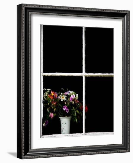 A Childs Love-Doug Chinnery-Framed Photographic Print