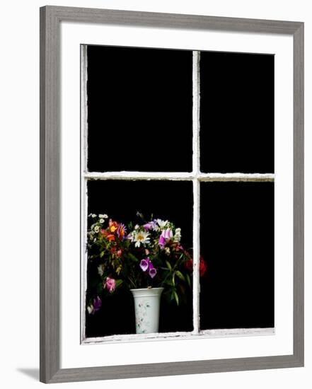 A Childs Love-Doug Chinnery-Framed Photographic Print