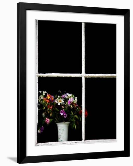 A Childs Love-Doug Chinnery-Framed Photographic Print