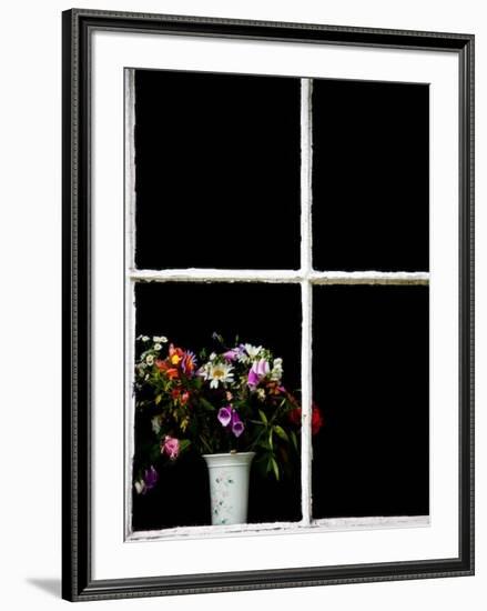 A Childs Love-Doug Chinnery-Framed Photographic Print