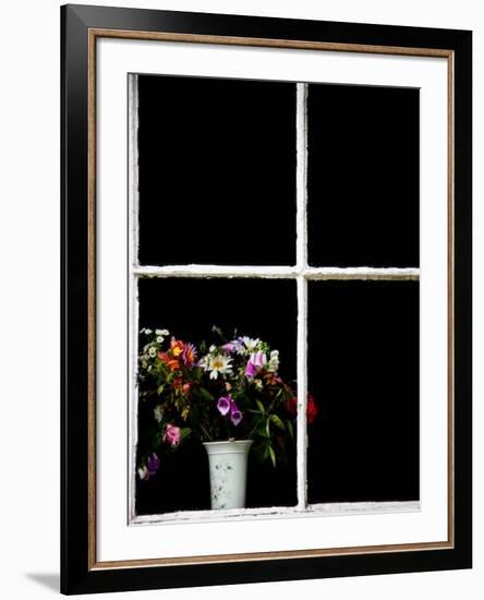 A Childs Love-Doug Chinnery-Framed Photographic Print