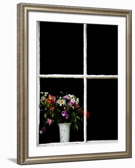 A Childs Love-Doug Chinnery-Framed Photographic Print