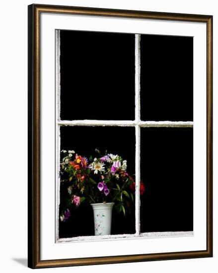 A Childs Love-Doug Chinnery-Framed Photographic Print