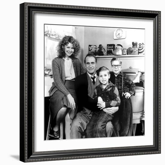 A Christmas Story, Melinda Dillon, Darren McGavin, Ian Petrella, Peter Billingsley, 1983-null-Framed Photo