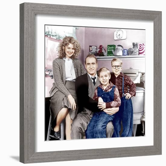 A Christmas Story, Melinda Dillon, Darren McGavin, Ian Petrella, Peter Billingsley, 1983-null-Framed Photo