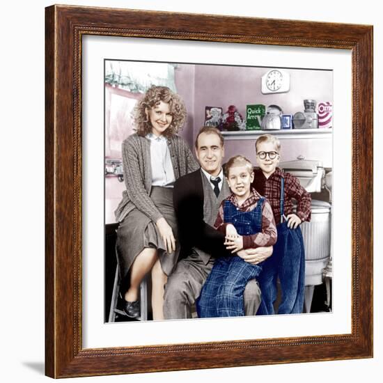 A Christmas Story, Melinda Dillon, Darren McGavin, Ian Petrella, Peter Billingsley, 1983-null-Framed Photo