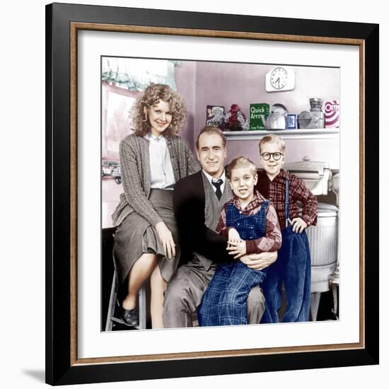 A Christmas Story, Melinda Dillon, Darren McGavin, Ian Petrella, Peter Billingsley, 1983-null-Framed Photo