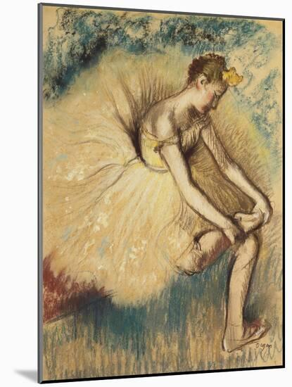A Dancer Putting on Her Shoe; Danseuse Attachant Sa Chaussure, 1896-Edgar Degas-Mounted Giclee Print