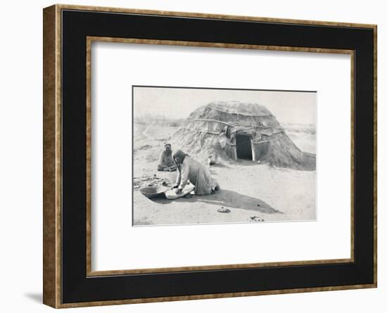 A hut of the Pima Indians of Arizona, 1912-CC Pierce & Co-Framed Photographic Print