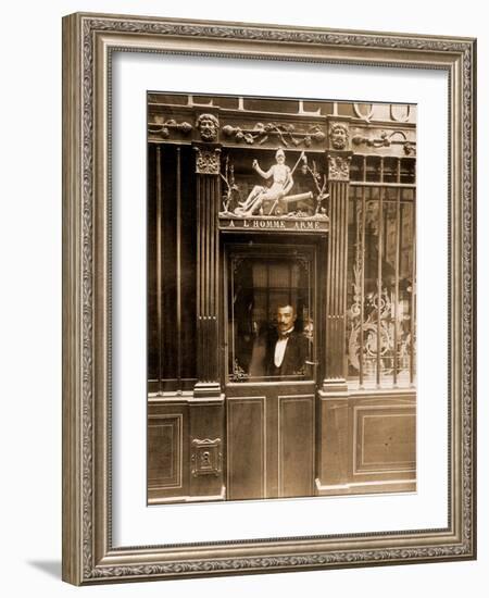 A? L'Homme Arme?, 25 Rue des Blancs Manteaux, Paris 1900-Eugène Atget-Framed Photographic Print