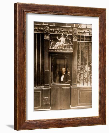 A? L'Homme Arme?, 25 Rue des Blancs Manteaux, Paris 1900-Eugène Atget-Framed Photographic Print