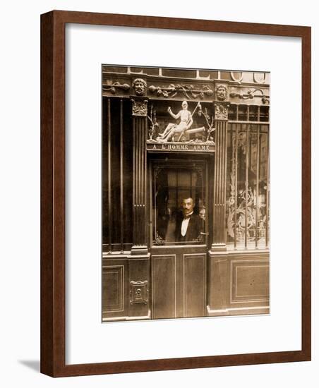 A? L'Homme Arme?, 25 Rue des Blancs Manteaux, Paris 1900-Eugène Atget-Framed Photographic Print