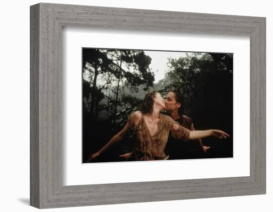 A la poursuite du diamant vert Romancing the stone by Robert Zemeckis with Kathleen Turner and Mich-null-Framed Photo