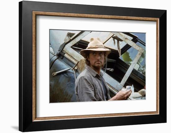 A la poursuite du diamant vert Romancing the stone by Robert Zemeckis with Michael Douglas, 1984 (p-null-Framed Photo