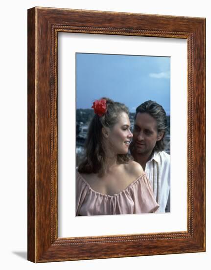 A la poursuite du diamant vert Romancing the stone by Robert Zemeckis with Michael Douglas and Kath-null-Framed Photo