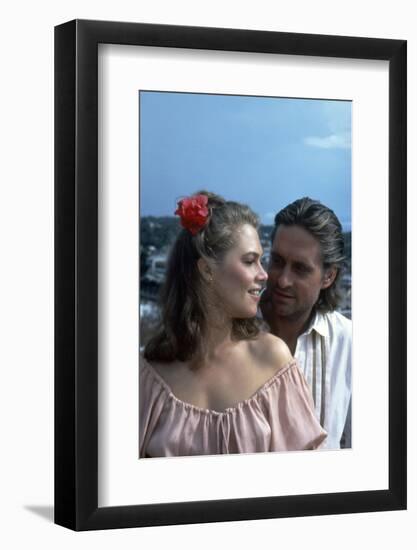 A la poursuite du diamant vert Romancing the stone by Robert Zemeckis with Michael Douglas and Kath-null-Framed Photo