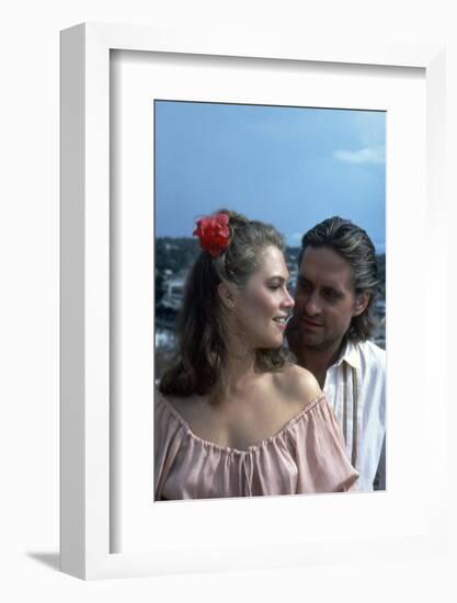 A la poursuite du diamant vert Romancing the stone by Robert Zemeckis with Michael Douglas and Kath-null-Framed Photo